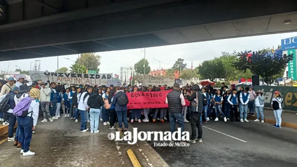 Vía Morelos Ecatepec bloqueada por manifestación de la CNTE