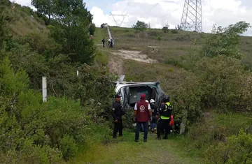 Ofrecen apoyo y acompañamiento médico a pasajeros accidentados en Autopista Toluca-Zitácuaro