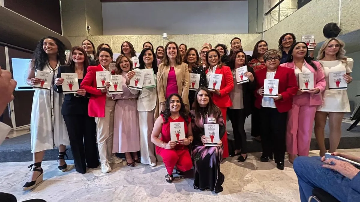 Libro reconoce a mujeres de la política mexiquense