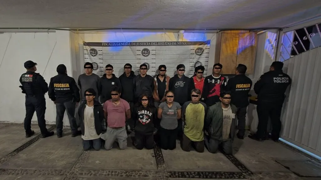 Policía de Toluca y Fiscalía desarticulan a presunta red de robo de motos, 18 detenidos
