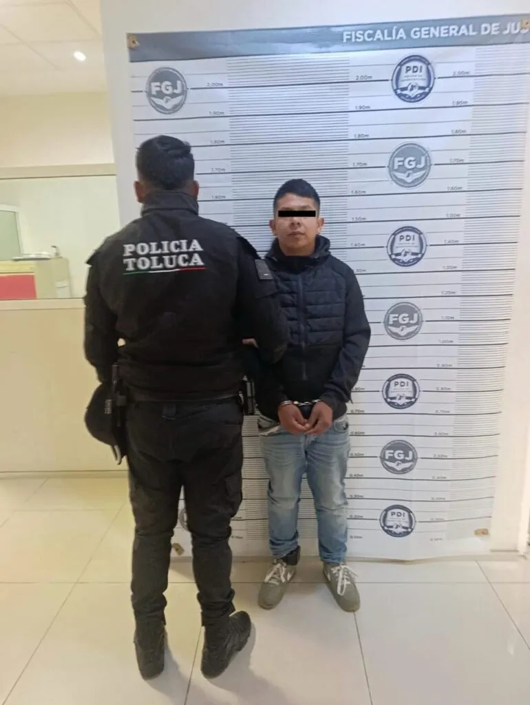 Recuperan tres autos y una motocicleta robada en Toluca, hay 4 detenidos
