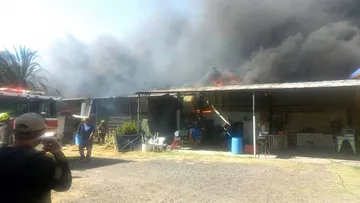 Cuautitlán Izcalli: Se registra incendio en cartonera en Santa Barbara