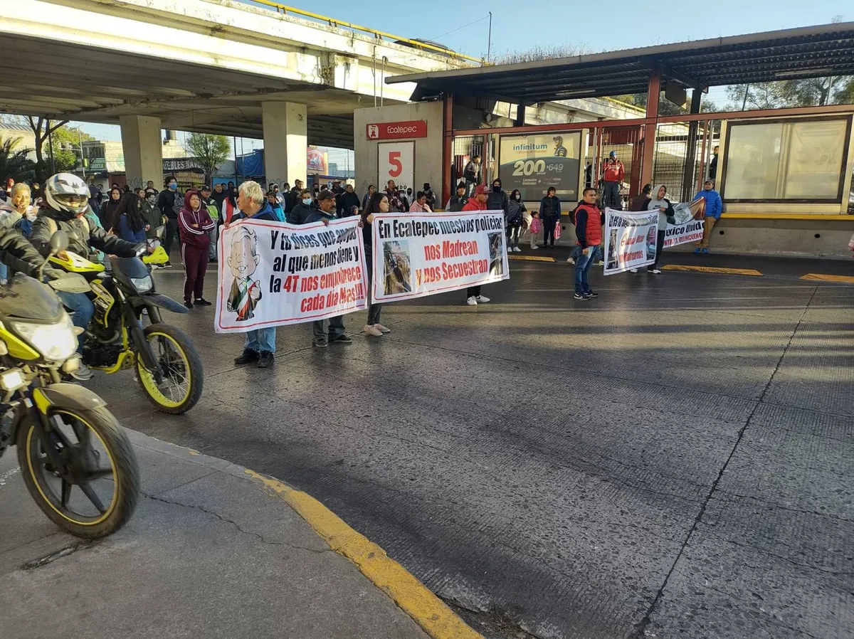 Bloqueo por inseguridad colapsa zona centro de Ecatepec