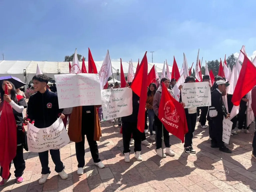 Vecinos de Ampliación Ejido de Guadalupe protestan en Cuautitlán Izcalli por incumplimiento de acuerdos