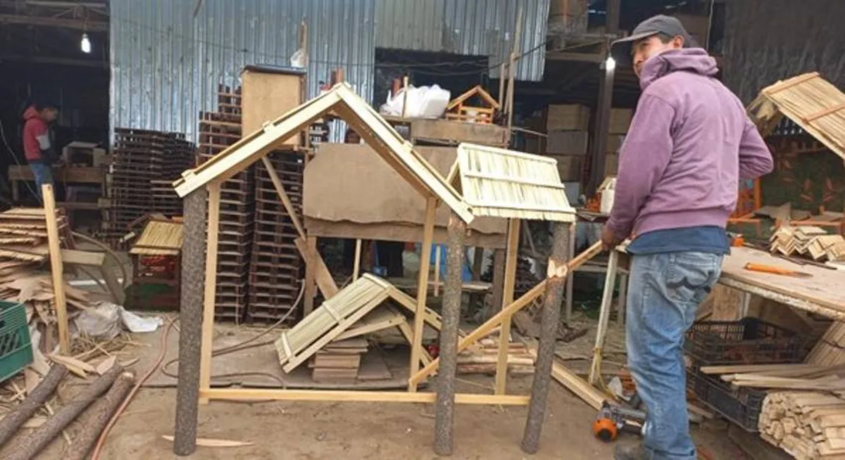 Familia de Atlautla produce pesebres navideños desde hace 30 años