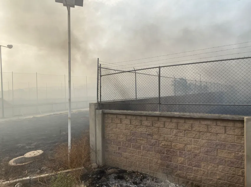 UAEM: Desalojan a 3 mil alumnos de la UAEM por incendio de pastizal
