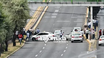 Toluca: Taxistas realizan bloqueo en Paseo Tollocan