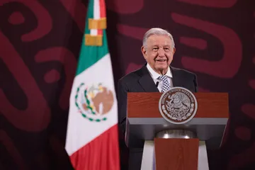 El Jefe del Ejecutivo reconoció que esto surgió desde las diferencias que tiene con Grupo Salinas y el empresario Ricardo Salinas Pliego por los adeudos fiscales que arrastra (cerca a 70 mil millones de pesos) TV Azteca. Foto: Presidencia