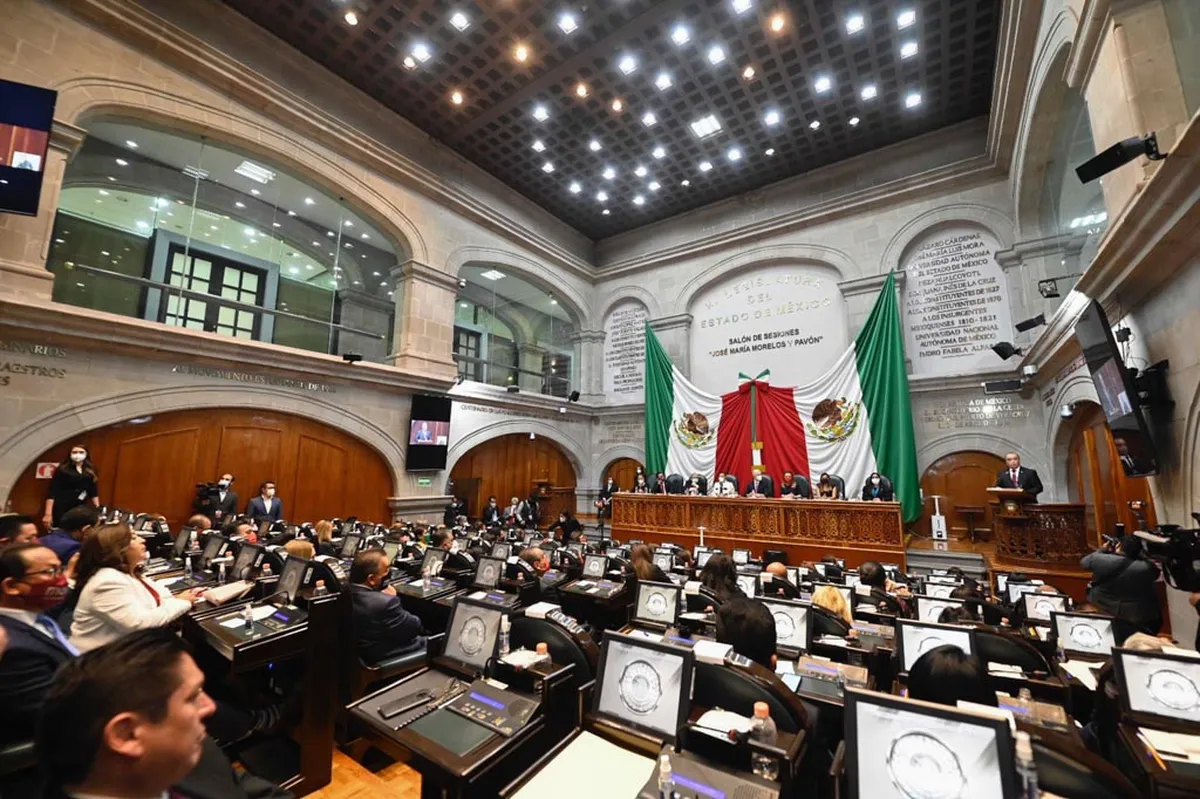 Ingresa Ejecutivo reformas en materia notarial y protección al medio ambiente