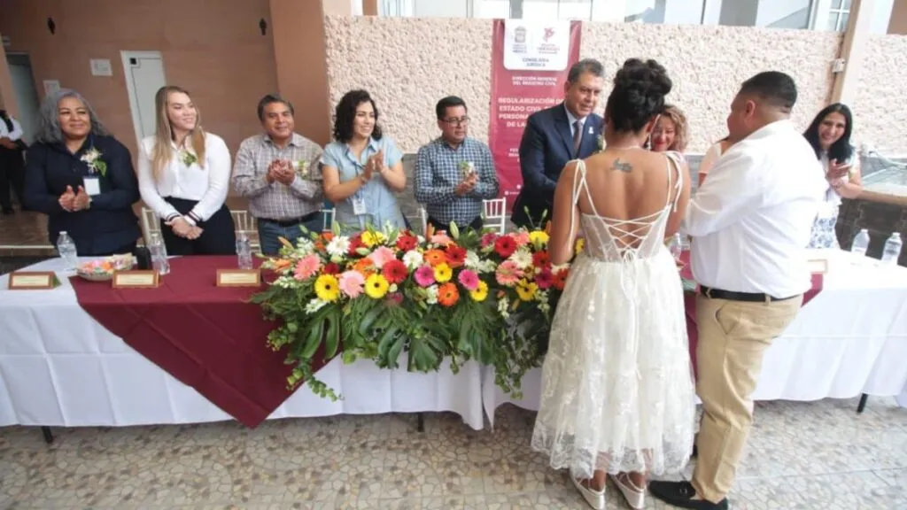 Celebran bodas en el Centro Penitenciario de Texcoco