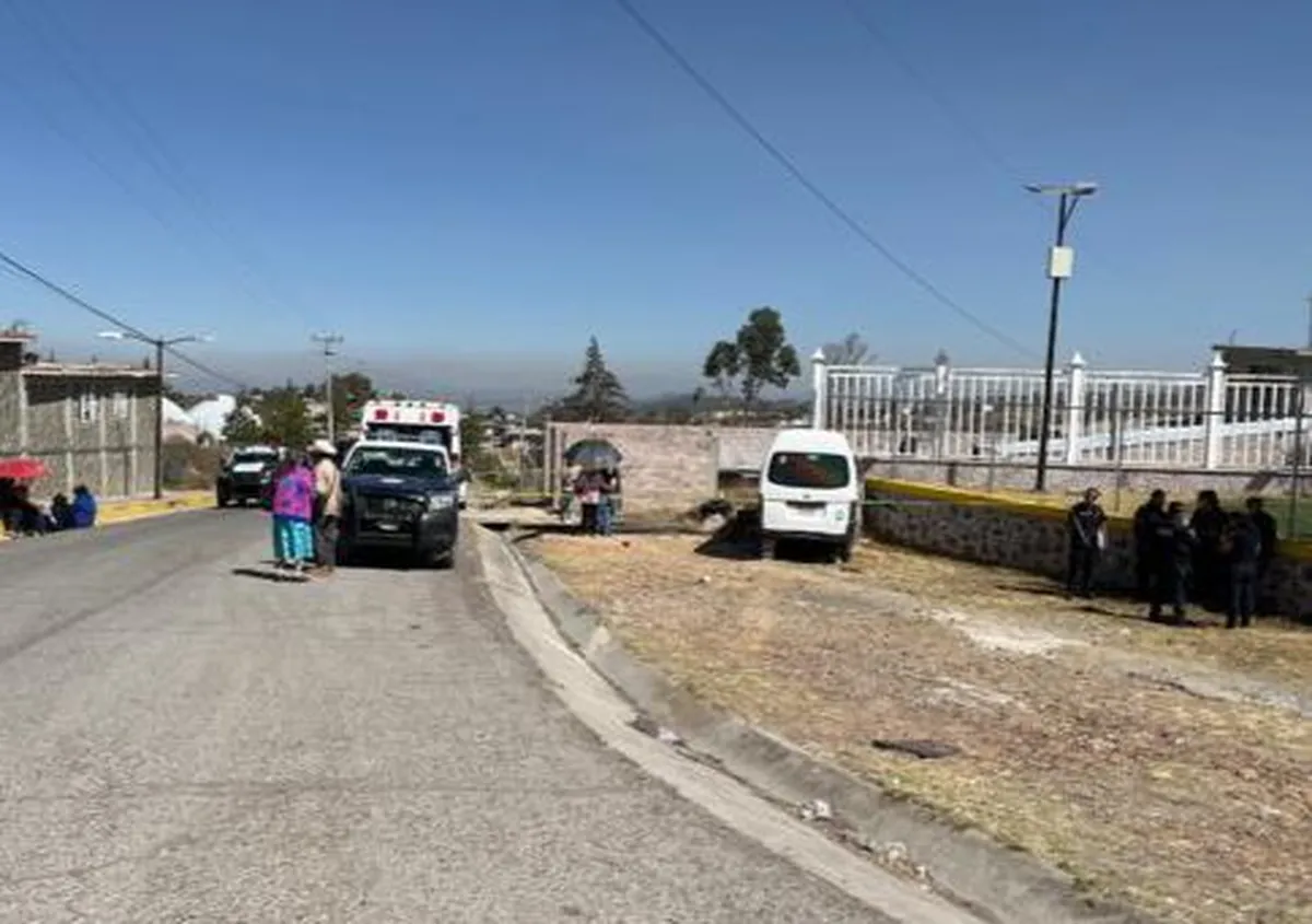 Otumba: Mujer muere aplastada mientras reparaba su combi