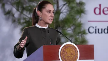 Claudia Sheinbaum informó que se revisarán las carencias del IMSS y las demandas de sus trabajadores, incluidos el aumento salarial y el abasto de medicamentos.