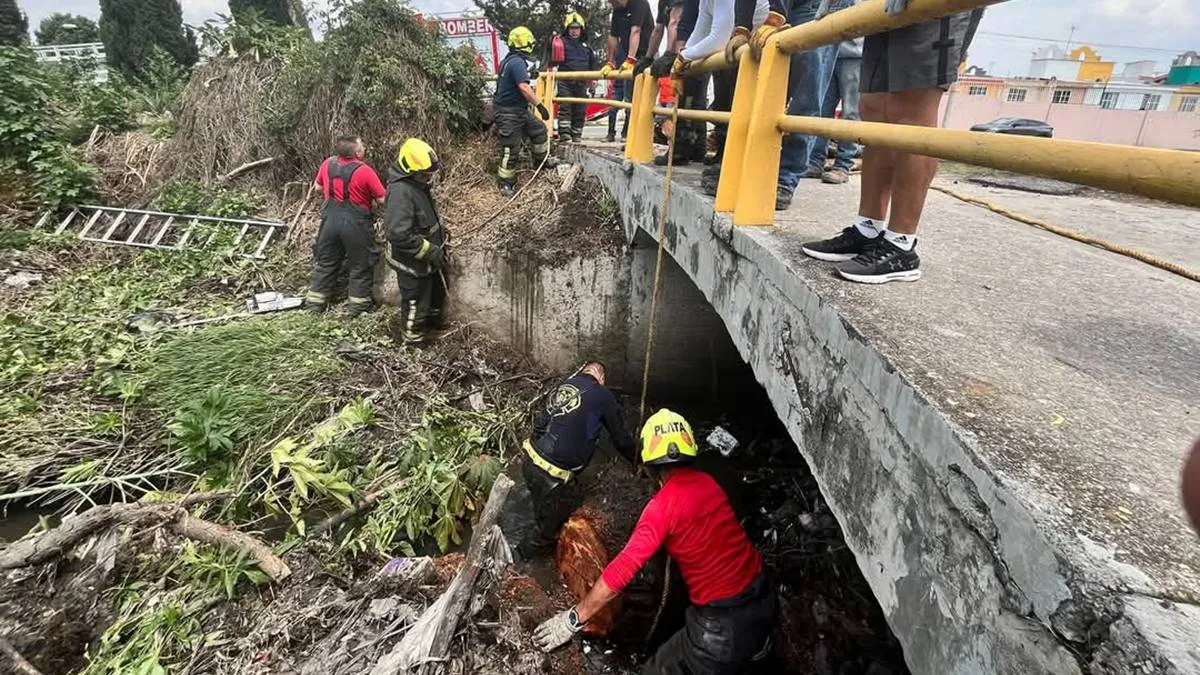 Gobierno de Izcalli retira tapón bajo el puente del canal de San Pablo