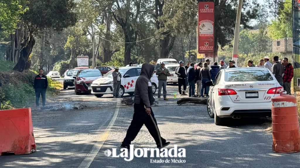 Cierran carretera Tenango-Tenancingo para exigir la aparición de niño de nueve años