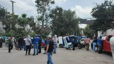 Habitantes de San Lorenzo bloquean la carretera Cuautitlán-Tlalnepantla