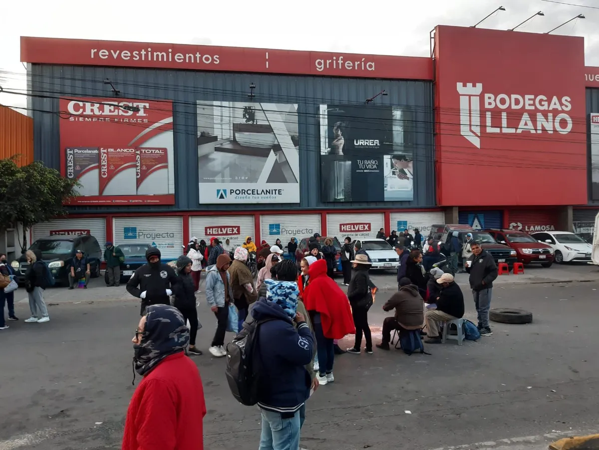 Continúan bloqueos en Ecatepec por trabajadores