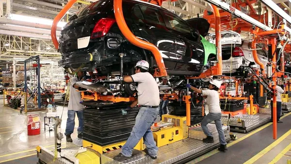 Industria de autopartes reduce su actividad productiva en un 6%: CTM