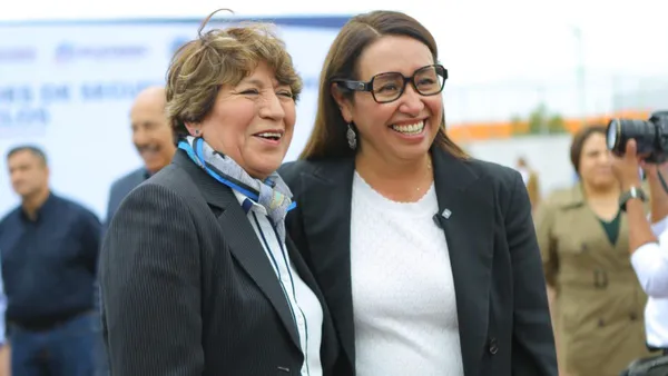 Azucena Cisneros y Delfina Gómez fortalecen a la Policía de Ecatepec con más unidades