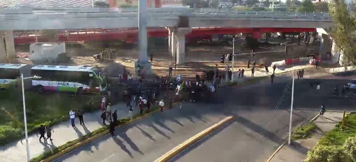 Exigen seguro de viajero accidentados en el Mexibús de Ecatepec