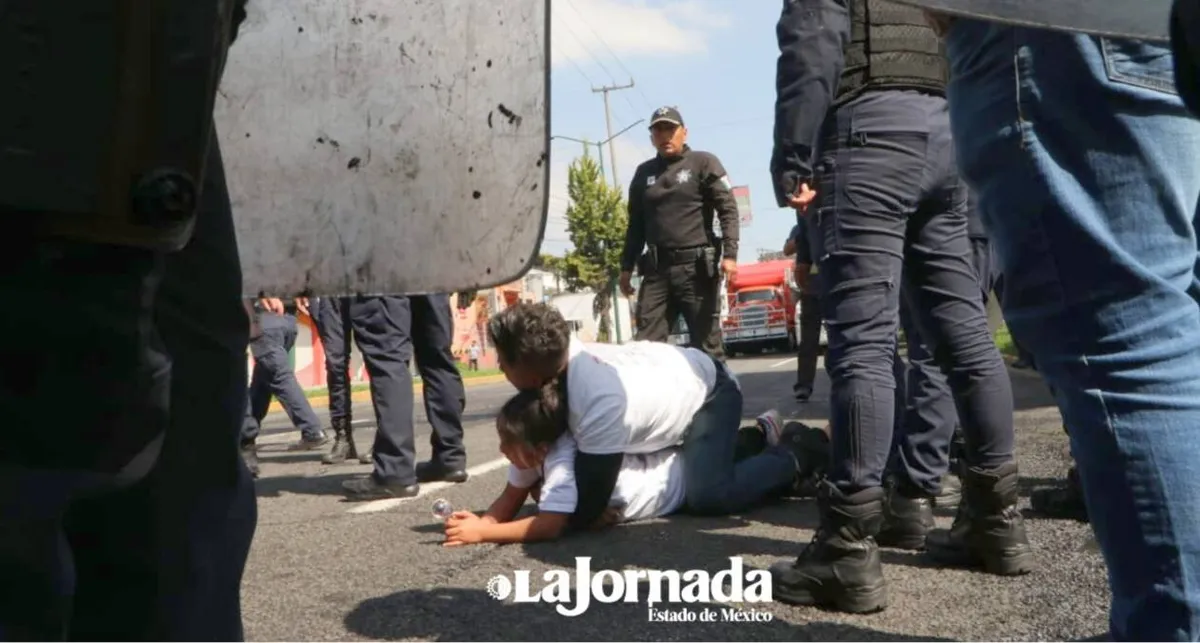 Toluca: Bloqueo en Av. Blvr Aeropuerto, replegado con fuerza pública (VIDEO)