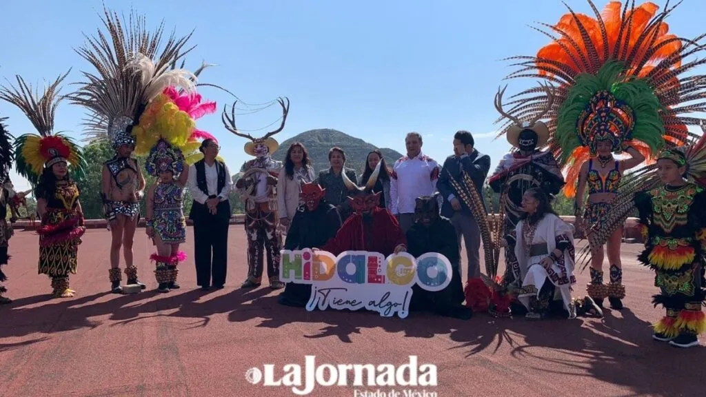 Danzantes de Teotihuacán van al Carnaval de Hidalgo
