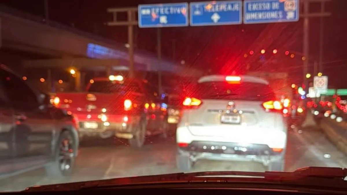 Se registra intenso tráfico en casetas de la carretera Toluca-México