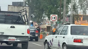 Tráiler varado provoca afectaciones viales en la México-Toluca a la altura de Outlet Lerma