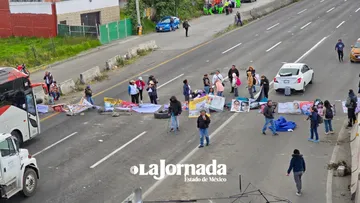 Bloqueo en la México-Toluca cumple 24 horas