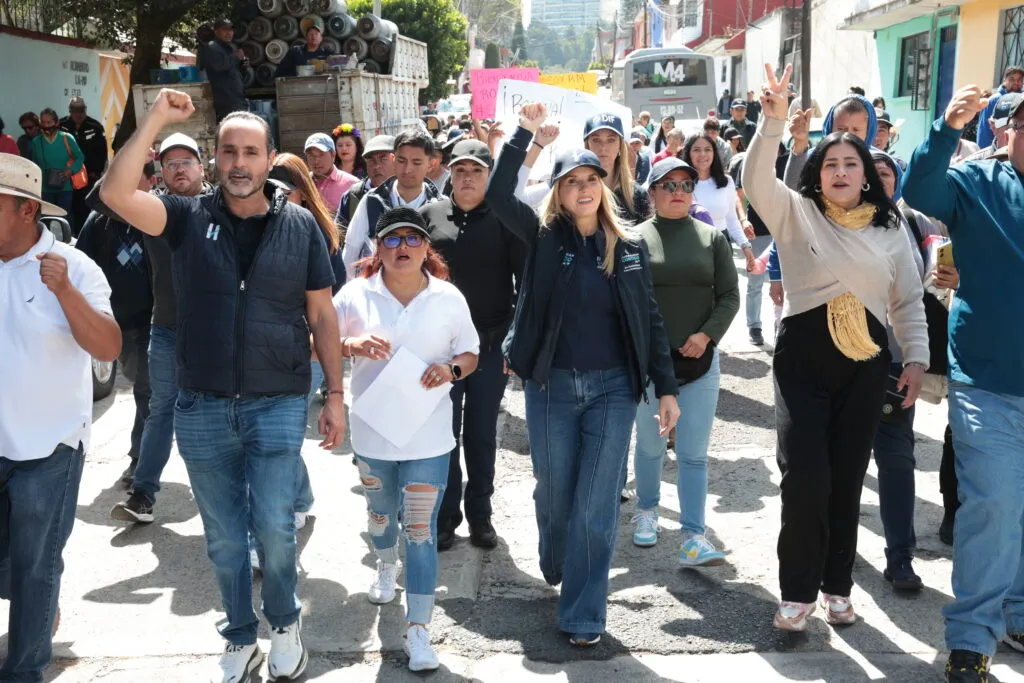Huixquilucan rehabilita vialidad en San Fernando para mejorar el tránsito