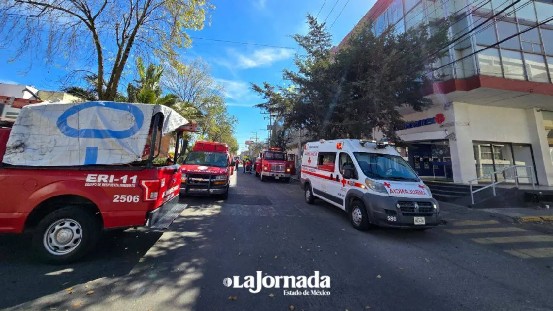 Toluca: Se reporta incendio en avenida Isidro Fabela