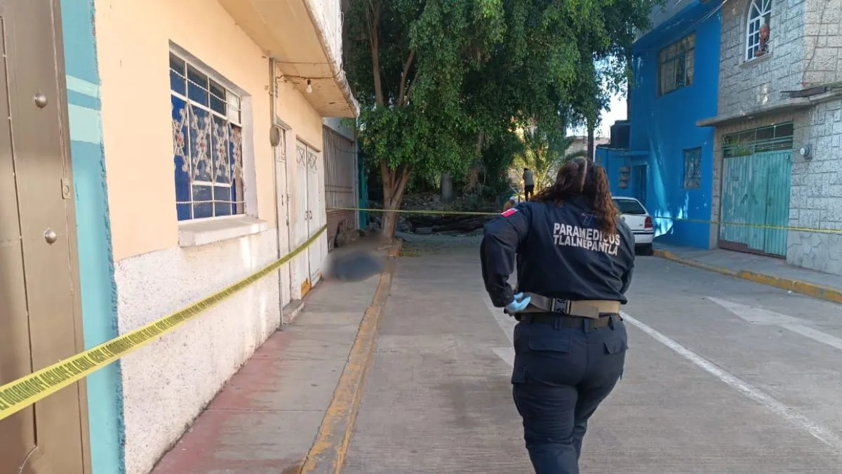 Hallan mujer muerta dentro de una bolsa negra en San Lucas Patoni, Tlalnepantla