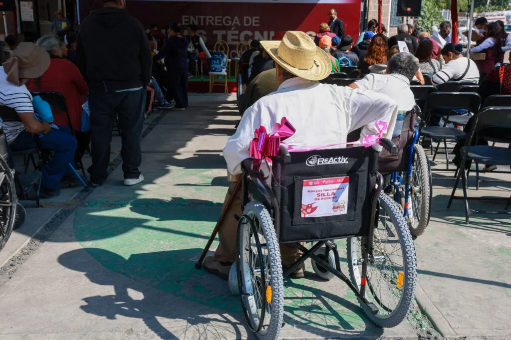 Más de 400 personas recibieron aparatos funcionales en Chimalhuacán durante 2025