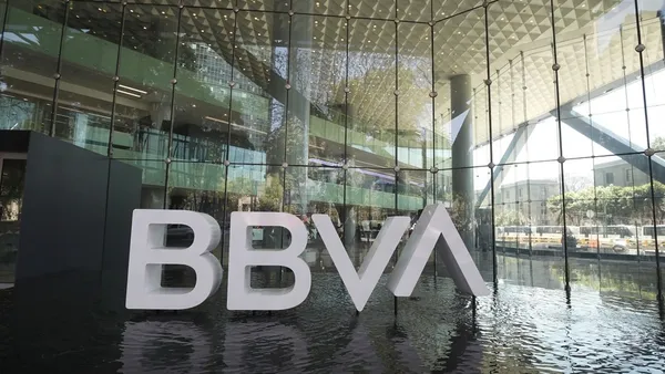 La plataforma digital de BBVA, volvió a presentar fallas en su operación, reportaron en redes sociales.