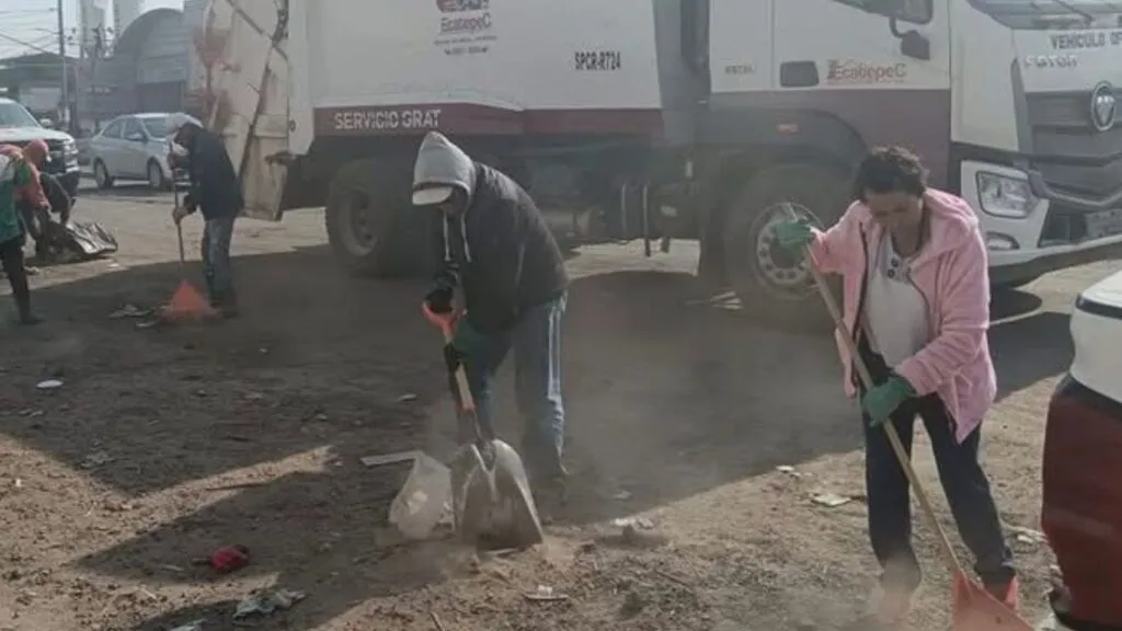 Peregrinos guadalupanos dejan toneladas de basura en Ecatepec
