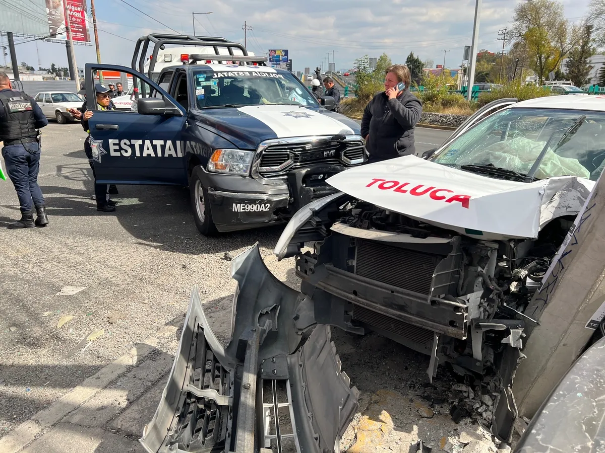 choque-de-taxi-en-paseo-tollocan