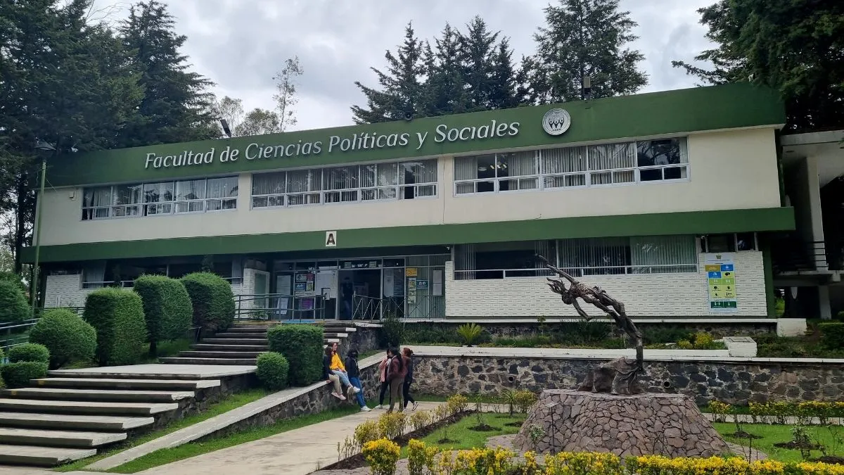 #Potrogate |  Autoridades y estudiantes de la Facultad de Ciencias Políticas y Sociales acuerdan mesa de negociación