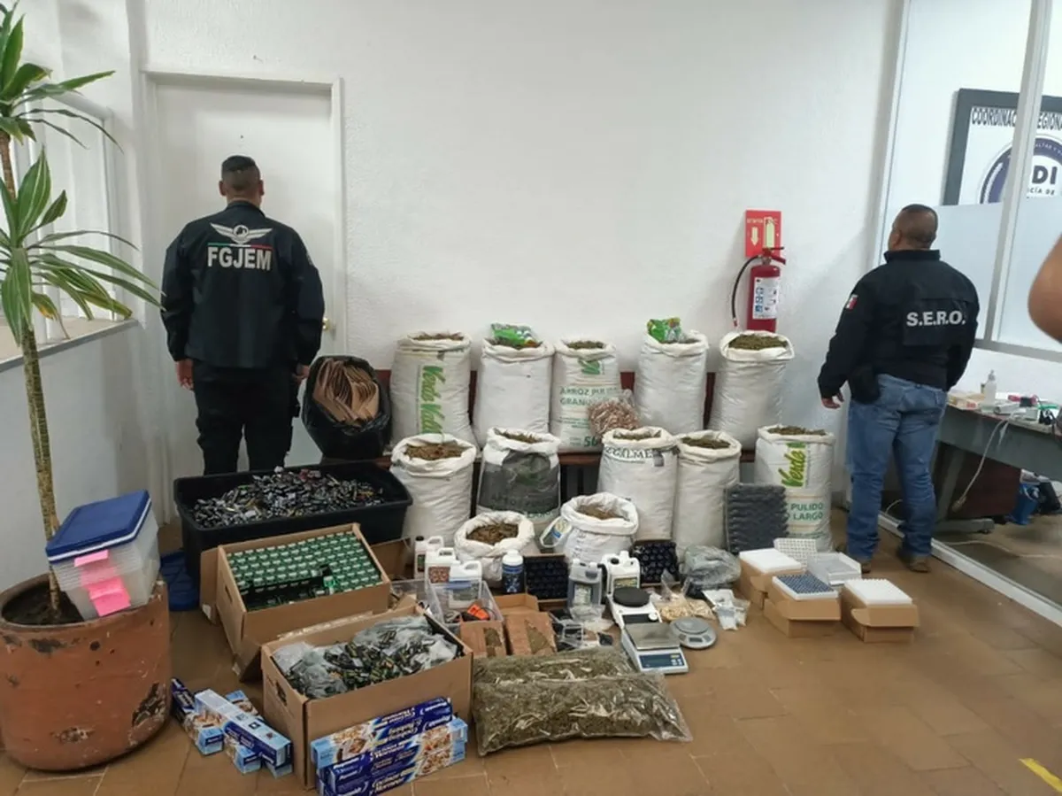 Hallan laboratorio de marihuana en residencial de Huixquilucan