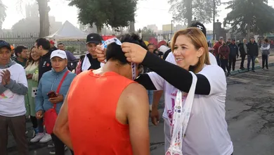 San Mateo Atenco celebra la tradicional Carrera de San Crispín y San Crispiniano