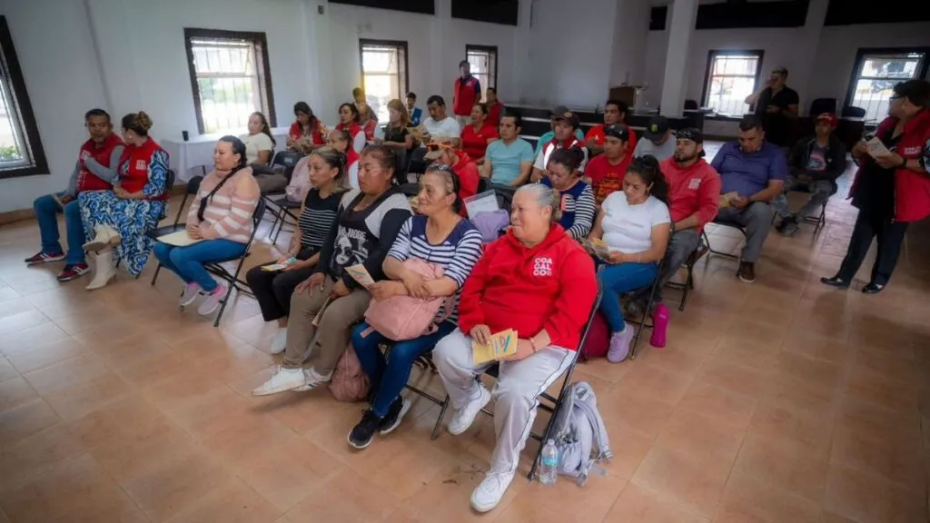Trabajadores de limpia de Coacalco regresan a terminar sus estudios