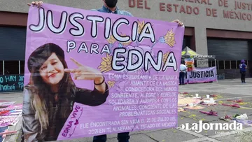 Familiares de víctimas de feminicidio protestan en la FGJEM