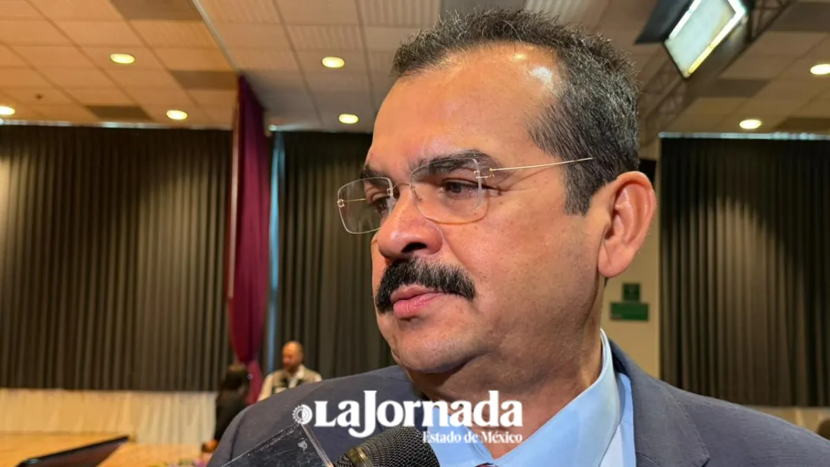 Joaquín Rubio sale del INE Edomex