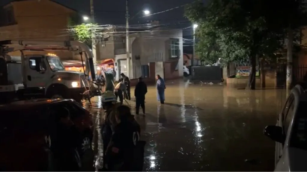 Chalco termina bajo el lodo tras lluvias registradas