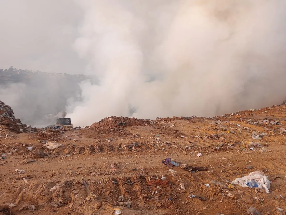 Se registra incendio en el tiradero de Rincón Verde Naucalpan