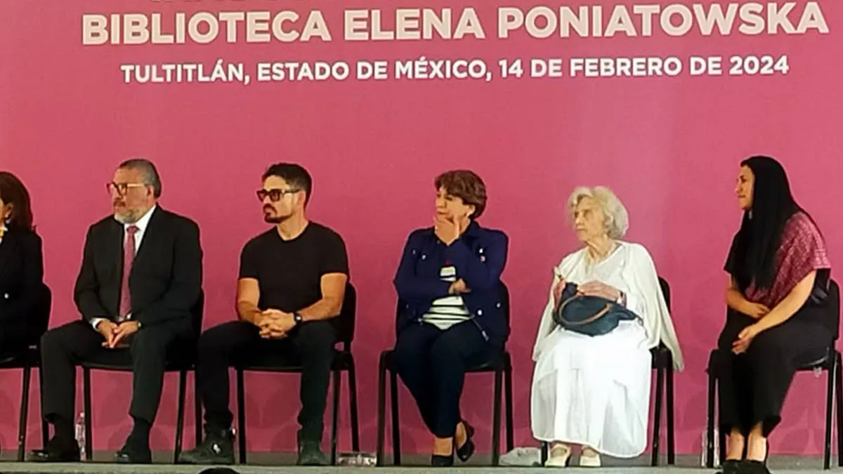 Delfina Gómez inaugura “El Ágora de la Biblioteca Elena Poniatowska”