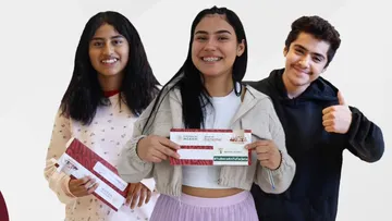 La Beca Benito Juárez 2025 ofrece apoyo económico a estudiantes; el registro comienza este 5 de febrero.