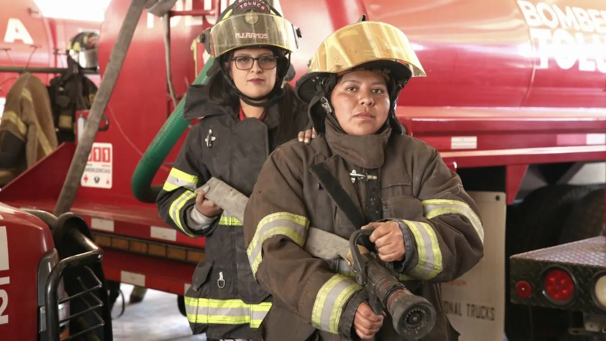 Bomberas de Toluca también enfrentan peligros para salvar vidas