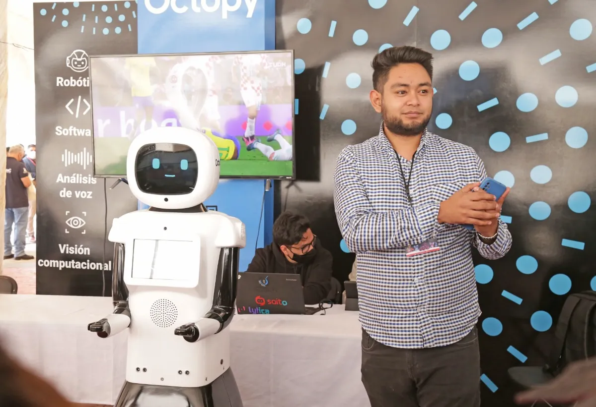 Ecatepec pone la tecnología al servicio de los ciudadanos, inauguran aldea digital