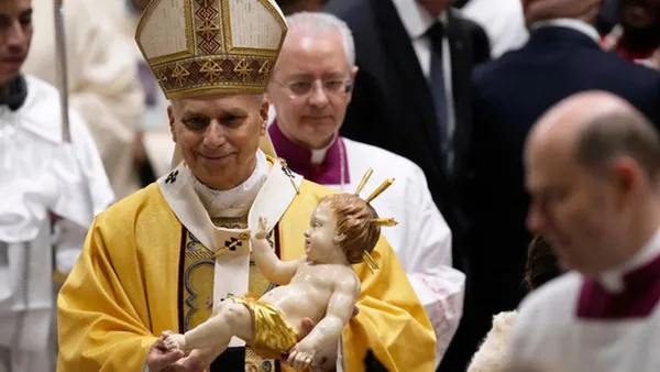 Papa León XIV celebra su primera misa de Navidad en el Vaticano