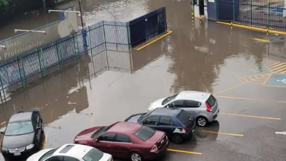Fuertes lluvias provocan inundaciones en cinco municipios del Edomex