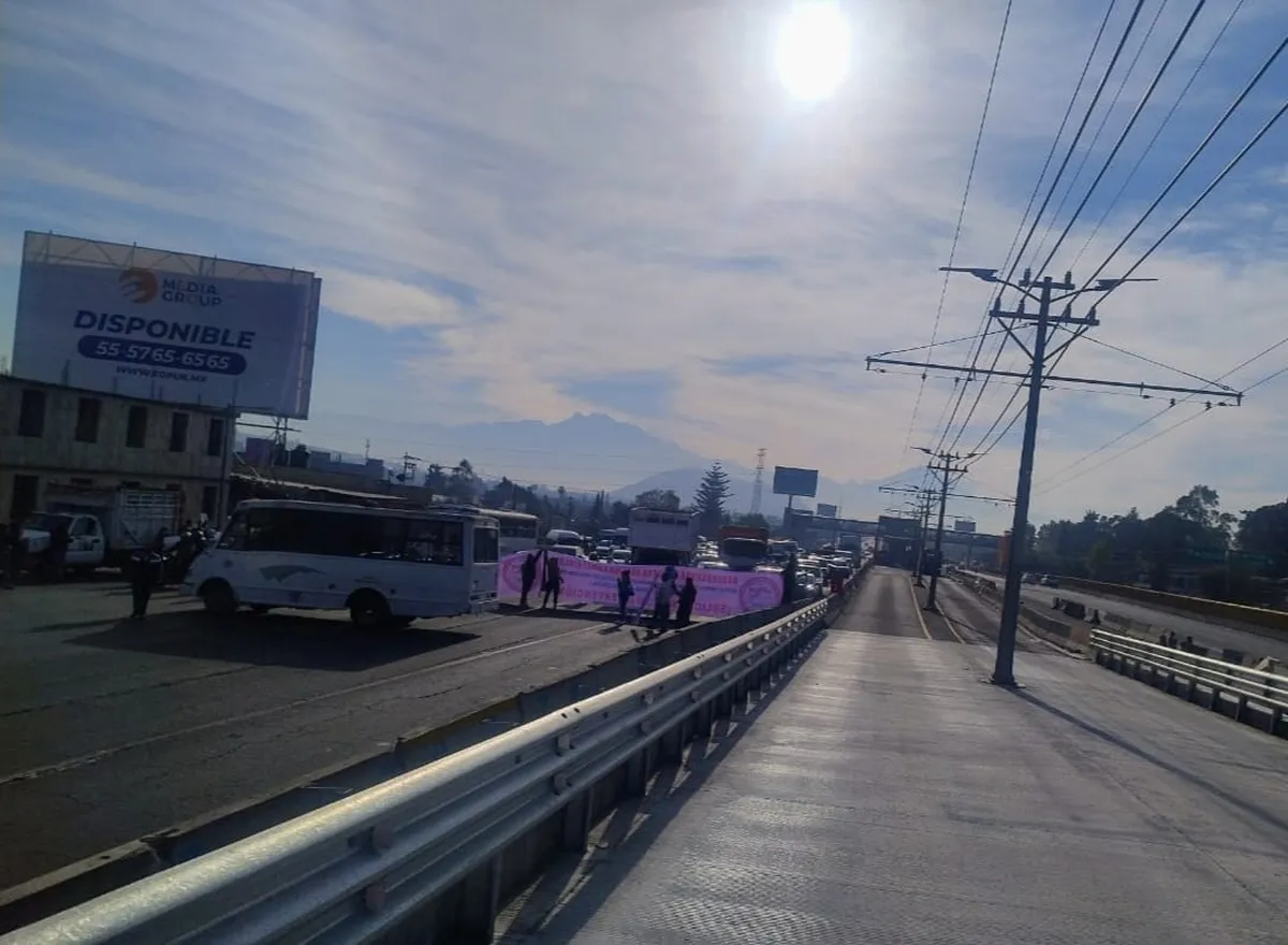 [VIDEO] Transportistas liberan Avenida Bordo de Xochiaca tras mesa de diálogo